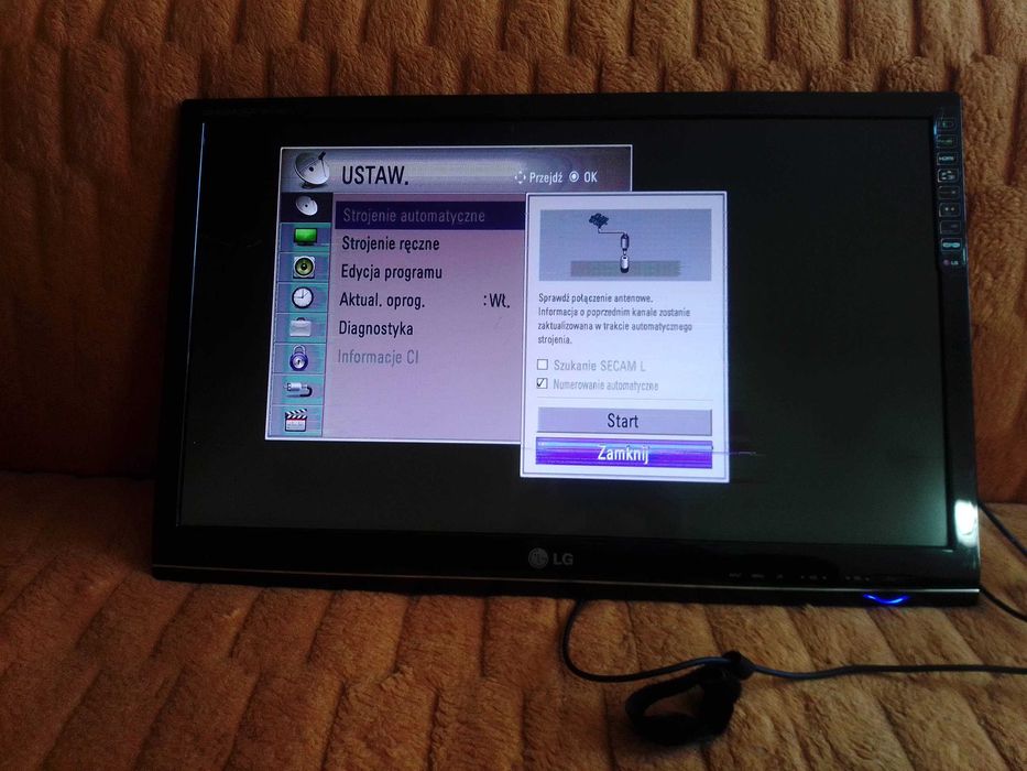 Telewizor LED Lg DM2780D-PZ