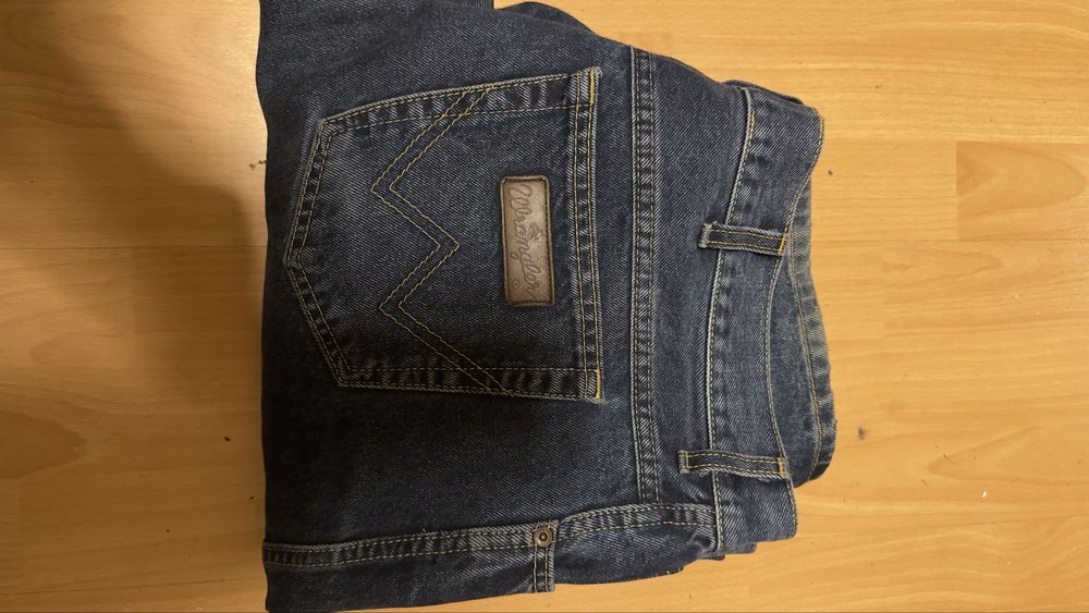 Spodnie męskie sprzedam Wranglera