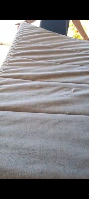 Estrados de solteiro com colchões