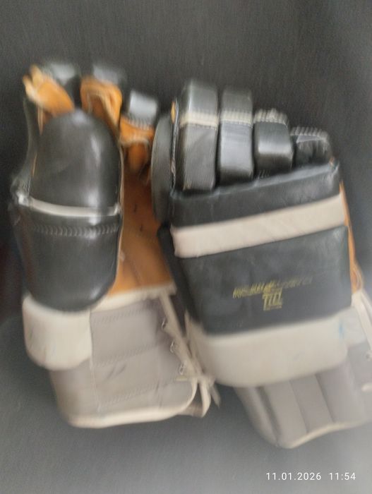 Хоккейні рукавиці /краги