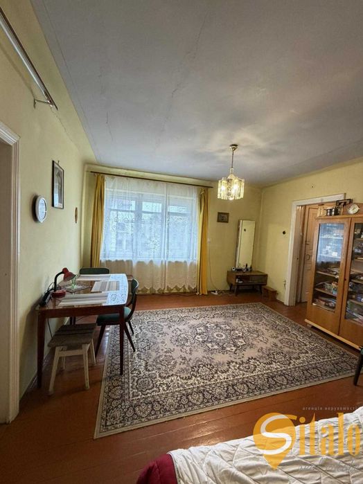Продаж 2 кімнатної квартири в цегляному будинку , вулиця Канівська