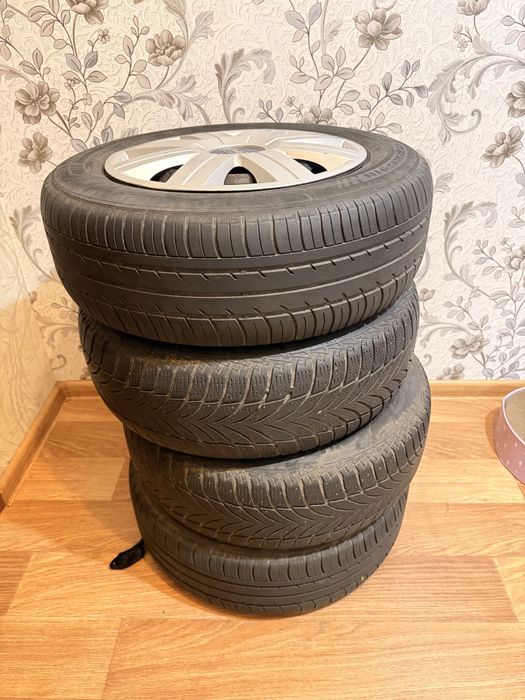 Форд комплект дисків з гумою 195/76R15