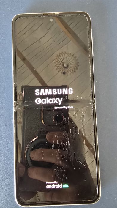 Samsung galaxy z flip3 5g