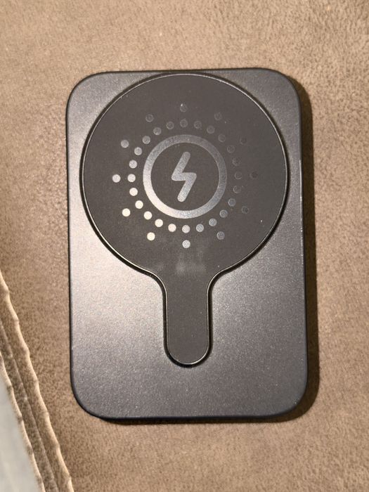 Павер Банк  Hoco 10 000mah 20w Magsafe