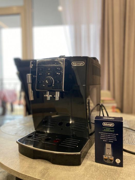 Нова кавоварка Delonghi