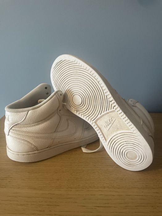 Vendo tenis bota Nike branco