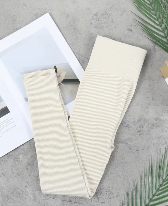 Лосини в рубчик з push-up, розмір M