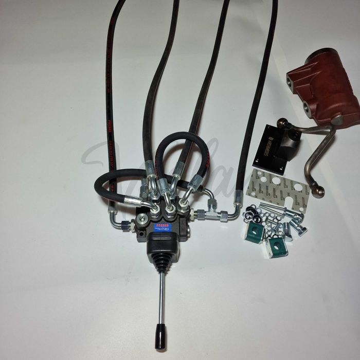 Rozdzielacz 2 Sekcyjny Ursus C-360 Zewnętrzny Cylinder Joystick Kpl.
