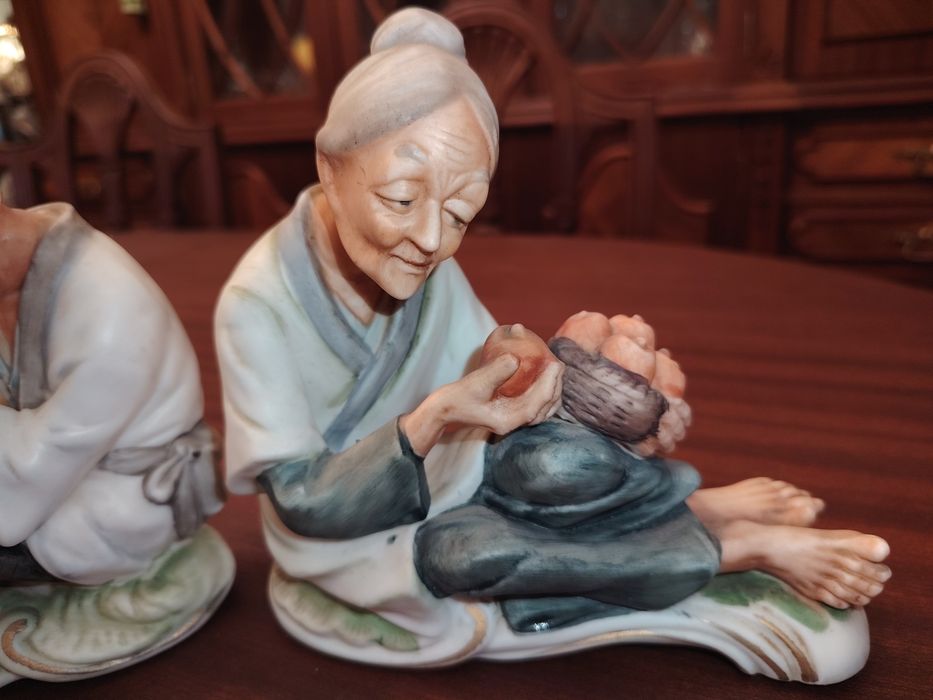 Par de Velhinhos em Porcelana Fina
