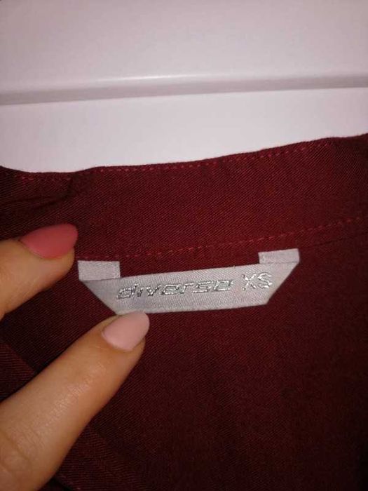 Bordowa oversize koszula Diverse dekolt V rozm. XS