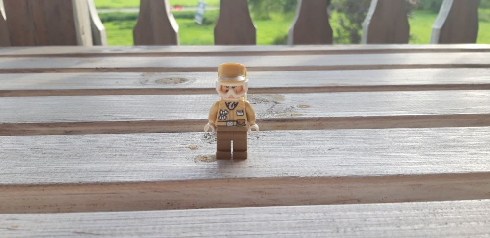 Lego Star Wars Minifig 9509-13 Hoth Rebel Trooper