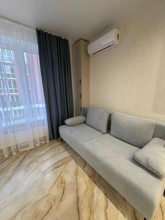 Шикарна квартира з новим ремонтом і технікою. Набережна. Кухня - 19 м.