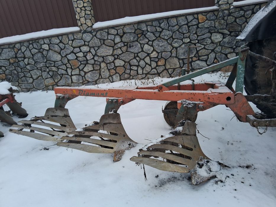 Плуг ДПЛН 3*35 до ЮМЗ,МТЗ