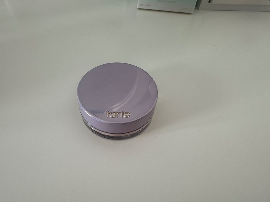 tarte creaseless setting powder Puder w odcieniu Pink