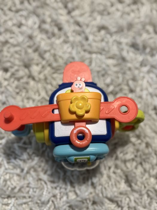 Брязкальце, бізікуб