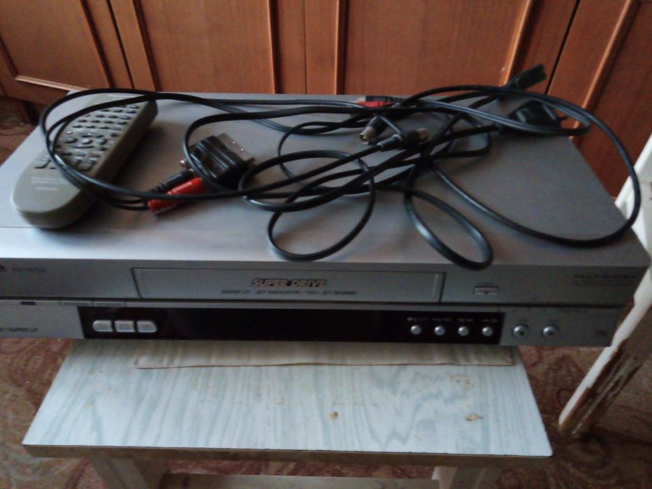 Видеомагнитофон  Panasonic
