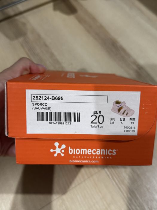 Biomecanics 20, сандалі