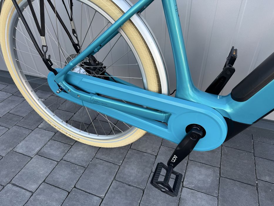 ROWER Cube Ella Bosch