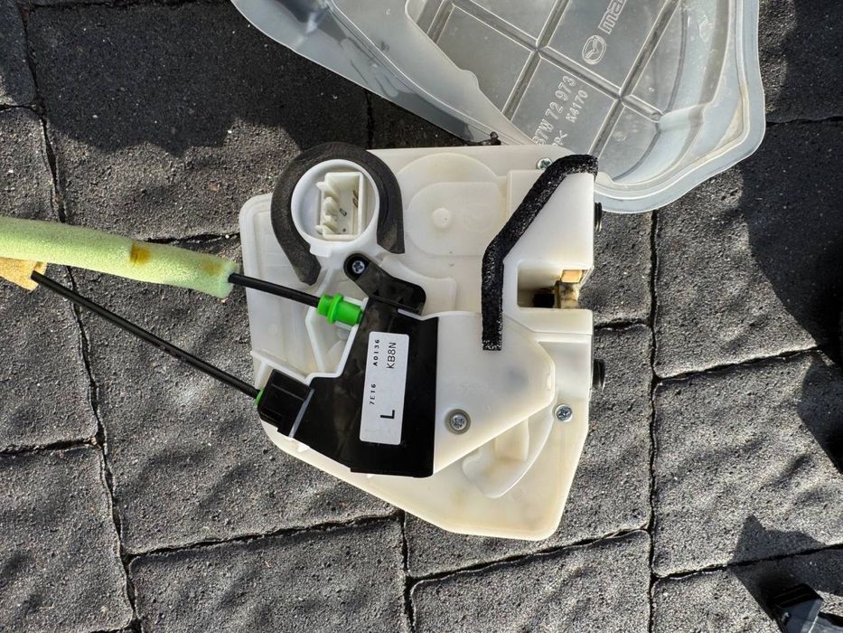 Передні праві та задні ручки дверей Mazda Cx-5 2019 рік