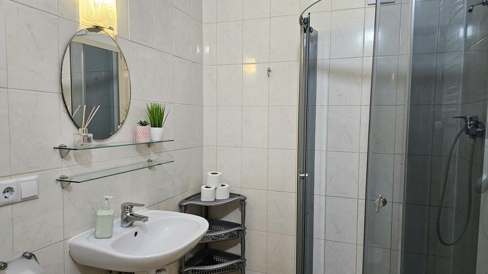 1 к. вартира в новобудові для 3-4 осіб біля МЦ " Янголятко"