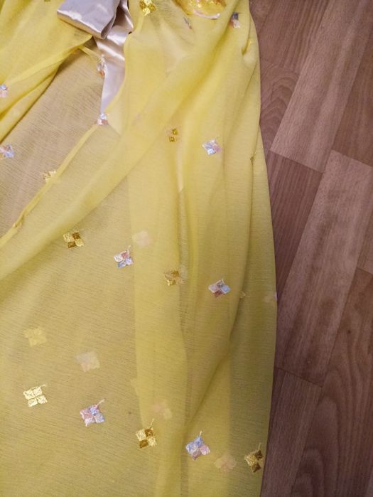 Накидка шифонова  з  вишивкою+обруч від 5-9 років