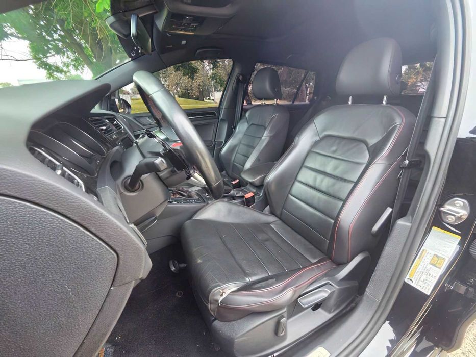 Volkswagen Golf GTI      2015