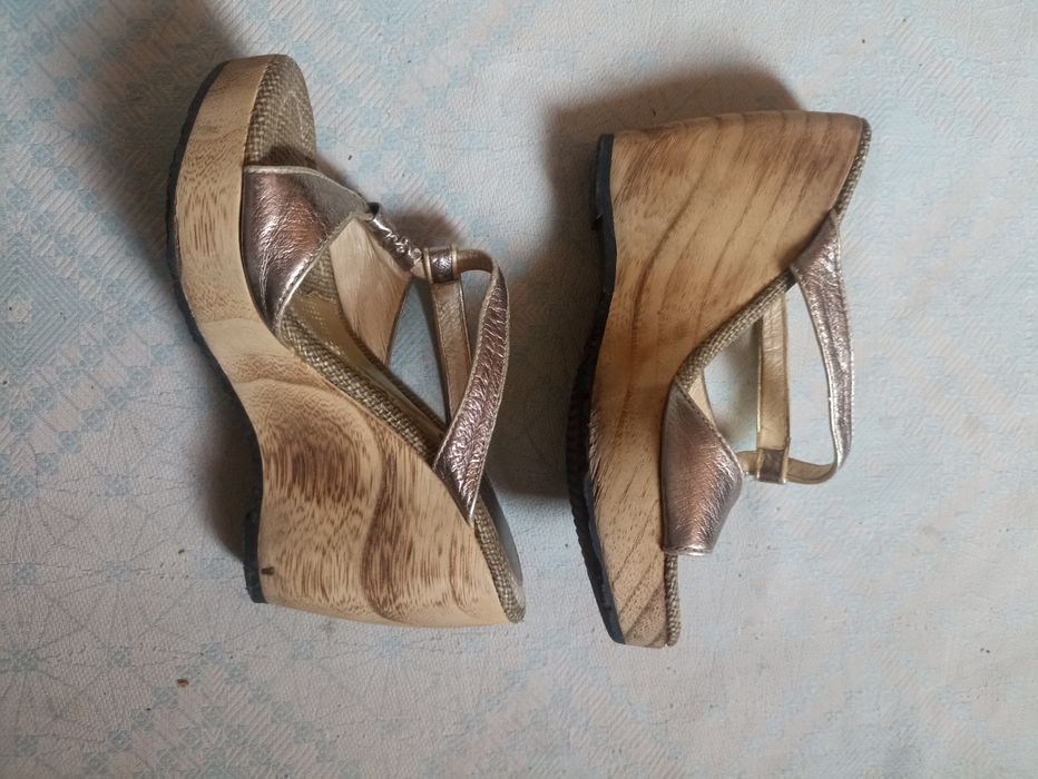 Туфлі сабо на платформі