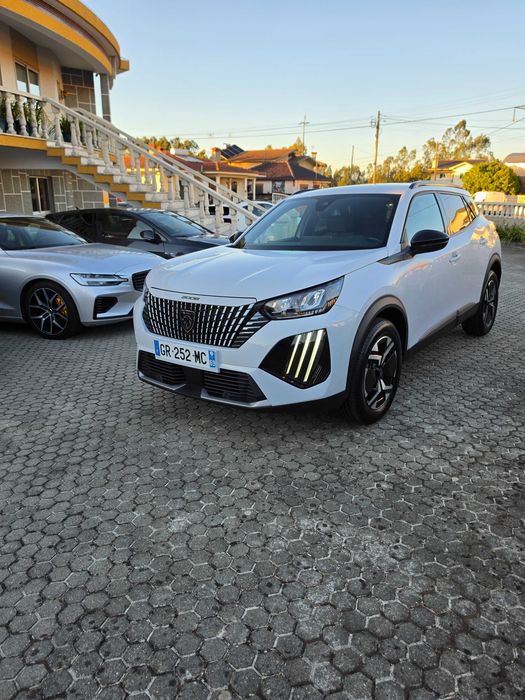 Peugeot 2008 II Facelift 1.2i 130hp EAT8 ALLURE