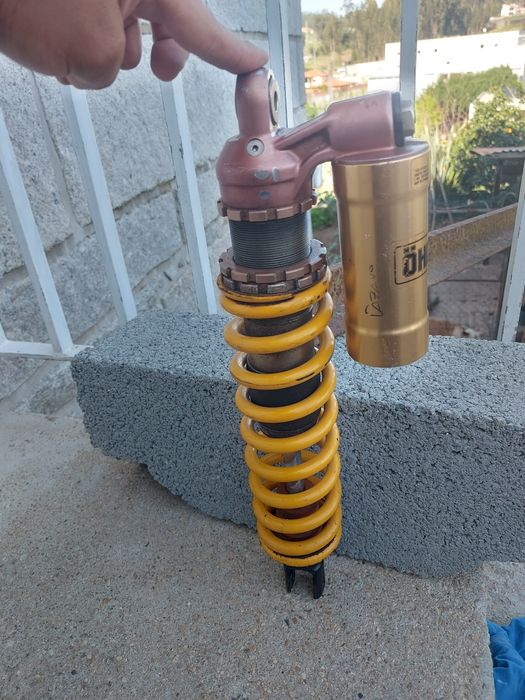 Vendo ohlins com 450/460mm entre furações