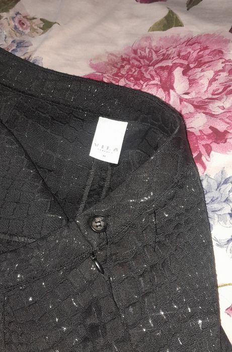 Spodenki z połyskującego materiału