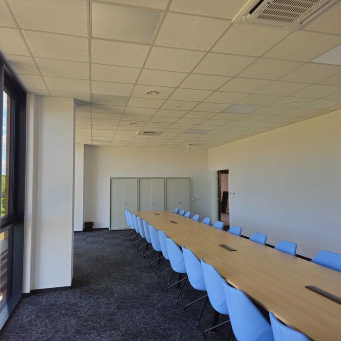 Sufit podwieszany kasetonowy z montażem Rockfon Ecophon AMF KCS OWA