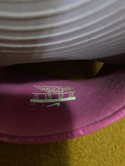 Продам тапочки nike 40,5 р