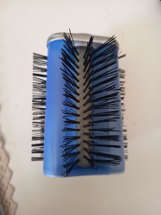 Escova de cabelo dupla direção