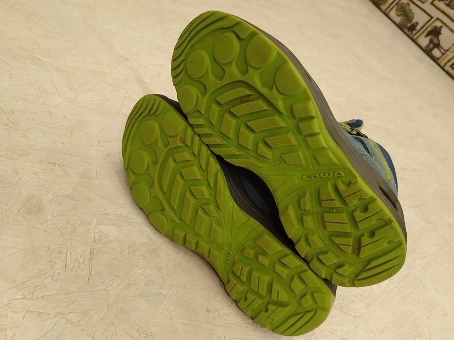 Черевики Lowa (Баварія) з системою gore-tex