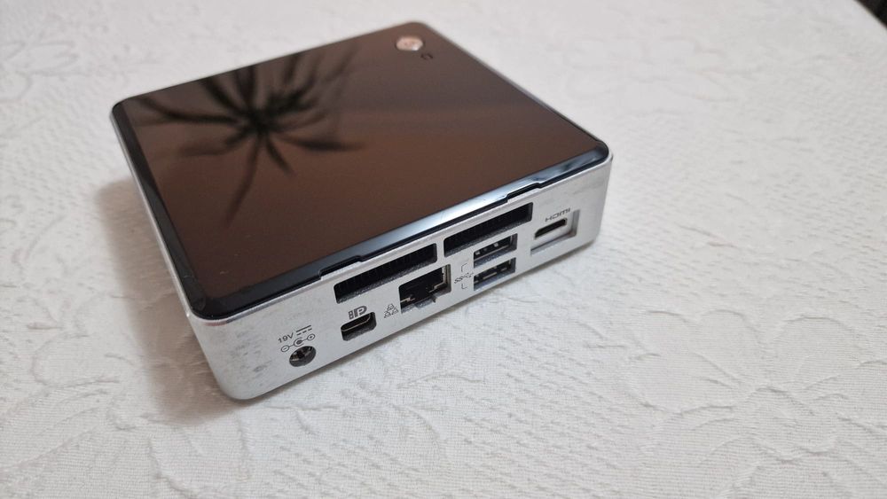 Nuc Intel i5 \ 8gb \ 256gb SSD