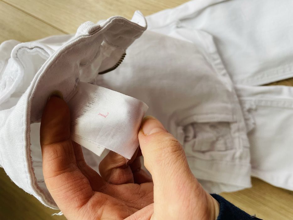 Spodnie dżinsowe białe S Queen Hearts