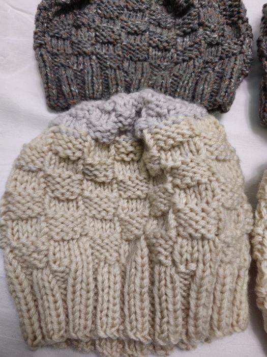 Шапка ручная работа вязаная