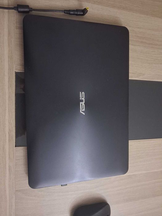 Computador ASUS X555L