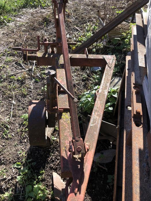 Продам плуг дво корпусний 2/30