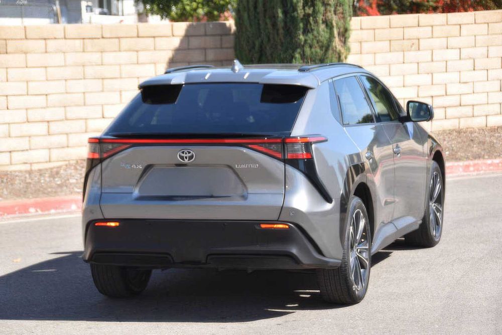 Toyota BZ4X      2023