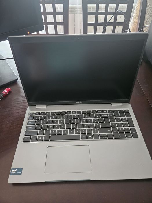Dell Latitude 5550 16gb ram ddr5/intel Ultra 7 165U