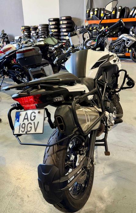 Moto benelli TRK502
