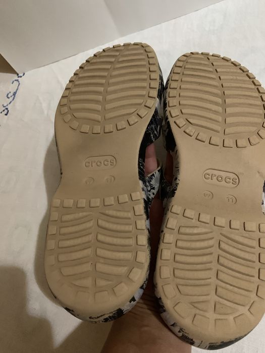 Жіночі Crocs великого розміру