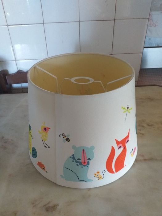 Abajur  de criança  com pouco  uso