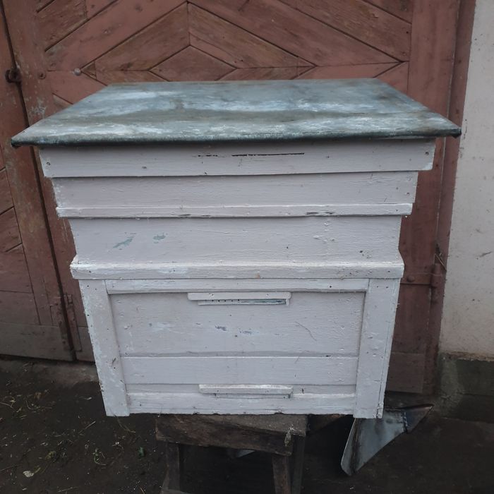 Продам нові вулики "Лежаки" 8 штук з натурального дерева.