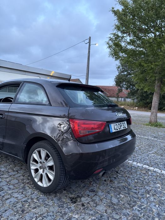 Audi A1 1.6 TDI 105cv – Castanho Metalizado – 240.000 km
