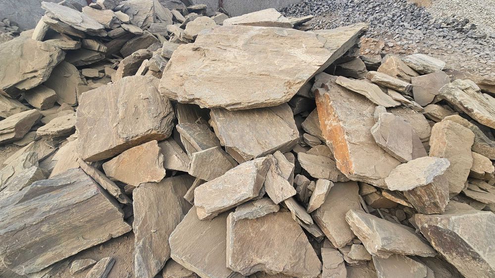 Łupek szarogłazowy kamień kaskady ścieżki oczka wodne ogród