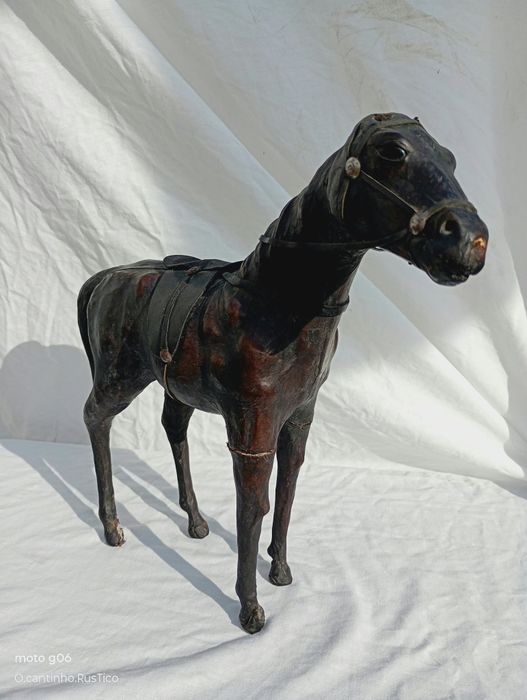 Cavalo em couro vintage