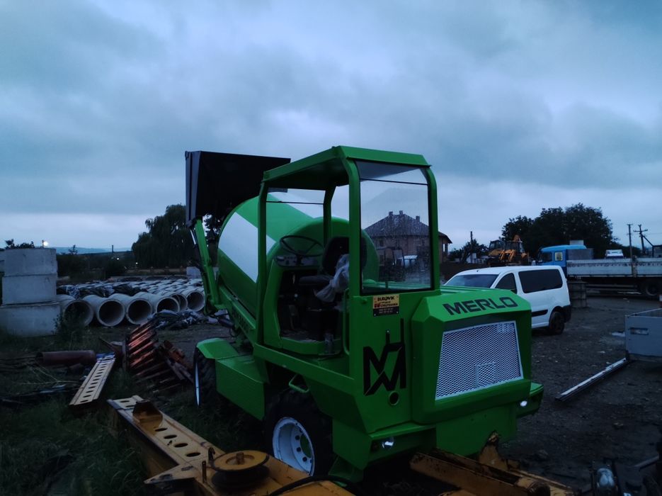 Самохідний бетонозмішувач MERLO DBM 3000