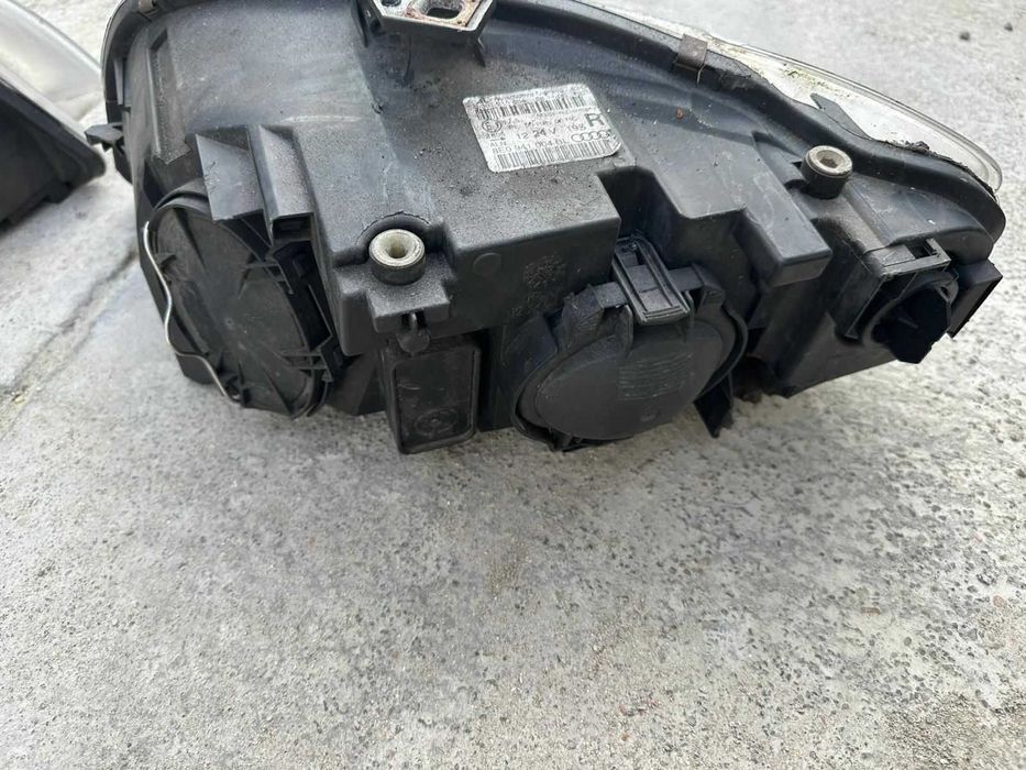 Optica direita Audi A4 B7 cristal